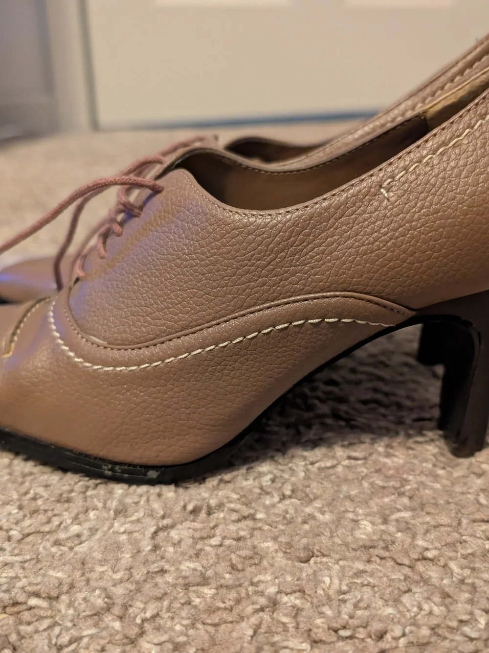 Vintage Newport News Taup Lace-Up Leather Heels